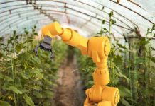 Top 40 companies developing agricultural applications with robots