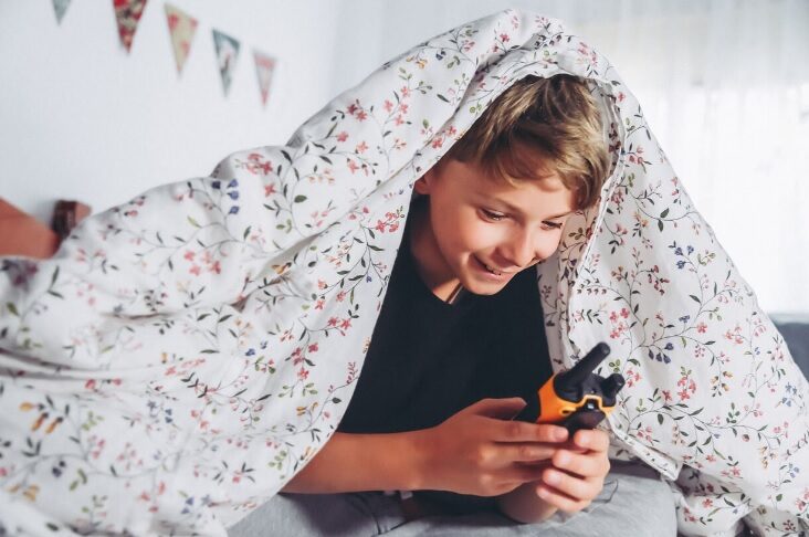 Best walkie talkies for your three-year-olds: Guidelines to follow walkie talkies