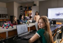 Advantages of STEM Education in K-12 STEM