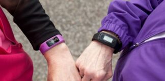 What are the advantages of wearable devices for seniors wearable
