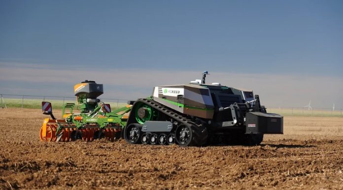 10 autonomous tractors and machines reshaping farming - RoboticsBiz